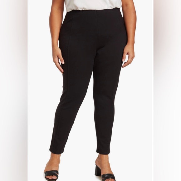 T Tahari Pants - T Tahari Women's Black Skinny Pants. Size 1X